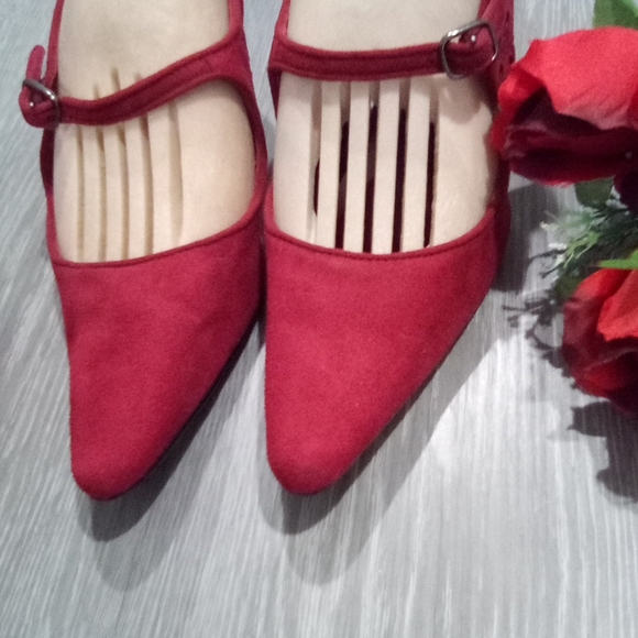 Predictions Lipstick Red Point Toe Kitten Heel Maryjanes - Picture 5 of 16